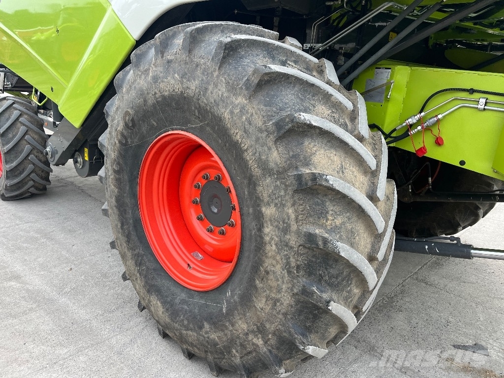 CLAAS Tucano 440 Kombajny zbożowe