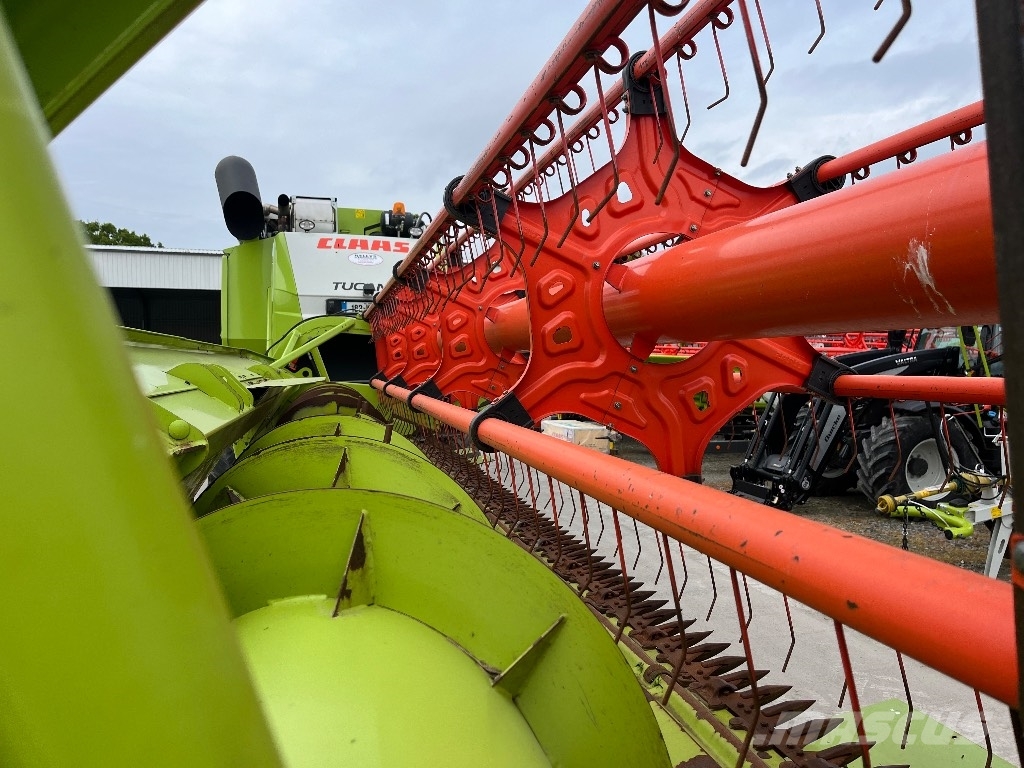 CLAAS Tucano 440 Kombajny zbożowe