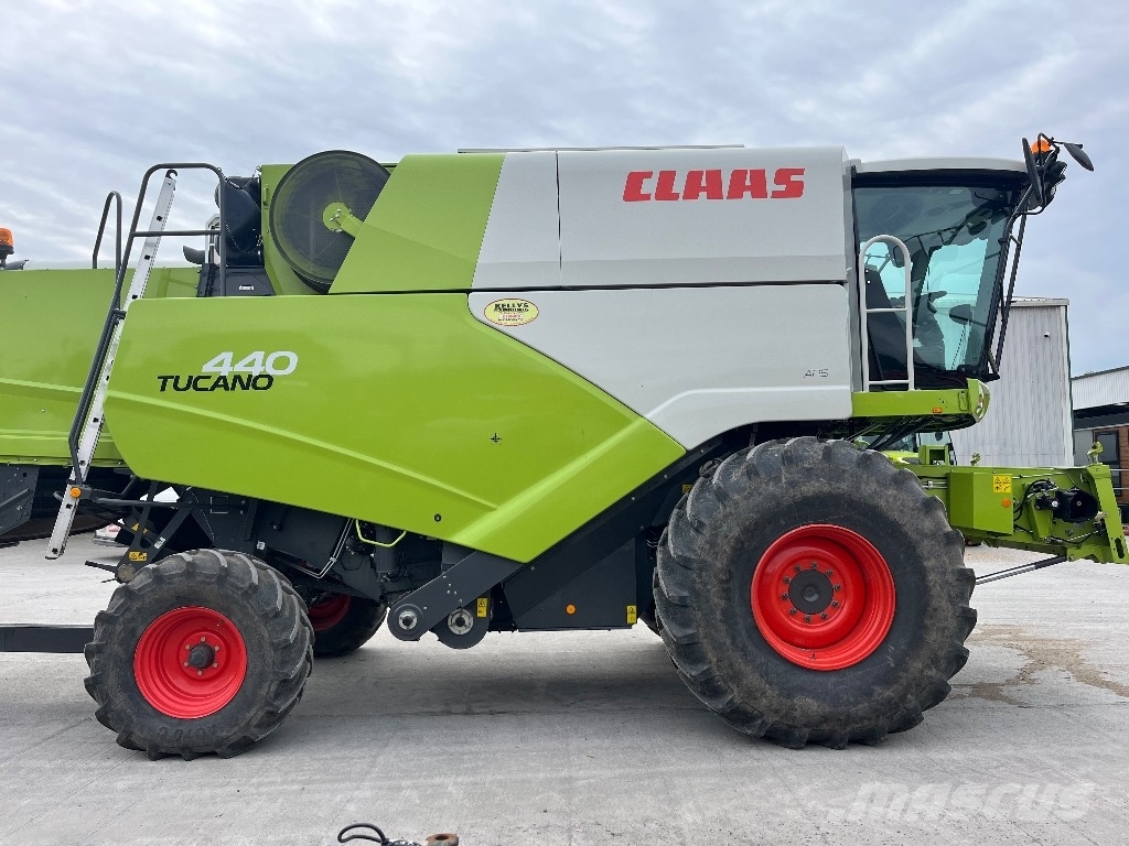 CLAAS Tucano 440 Kombajny zbożowe