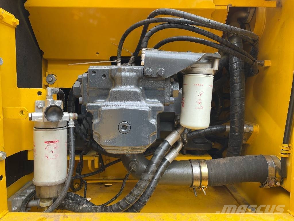 Komatsu PC 210 대형 굴삭기 29톤 이상