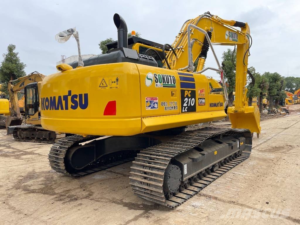 Komatsu PC 210 대형 굴삭기 29톤 이상