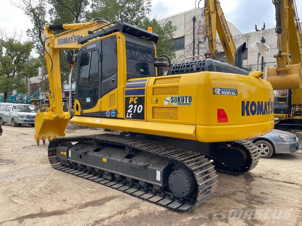 Komatsu PC 210 대형 굴삭기 29톤 이상
