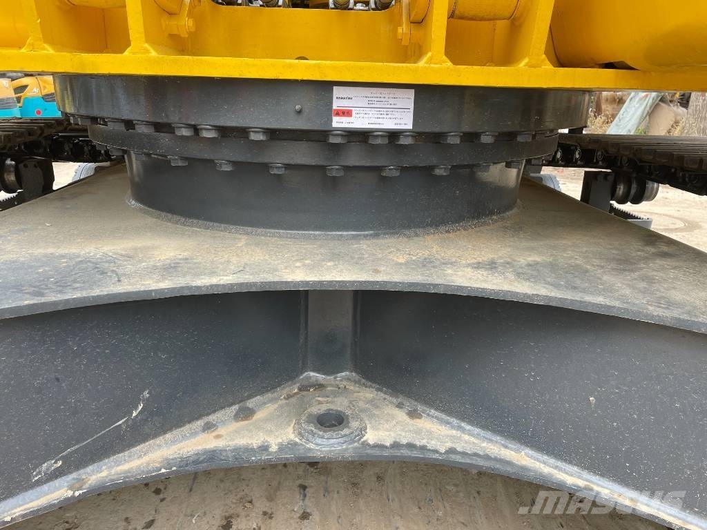 Komatsu PC 210 대형 굴삭기 29톤 이상