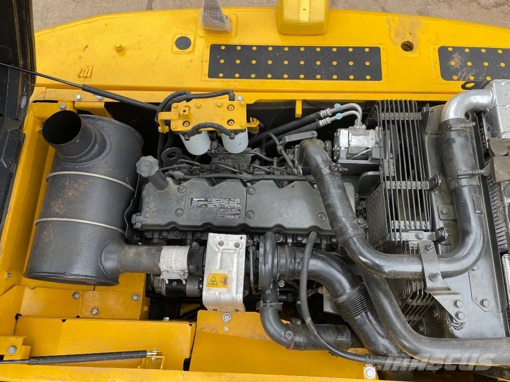 Komatsu PC 210 대형 굴삭기 29톤 이상