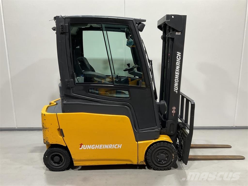 Jungheinrich EFG 320 Elektriskie autoiekrāvēji