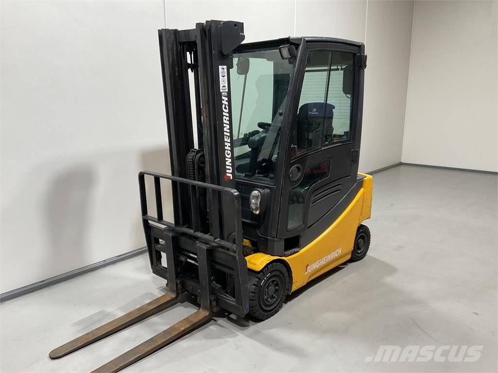 Jungheinrich EFG 320 Elektriskie autoiekrāvēji
