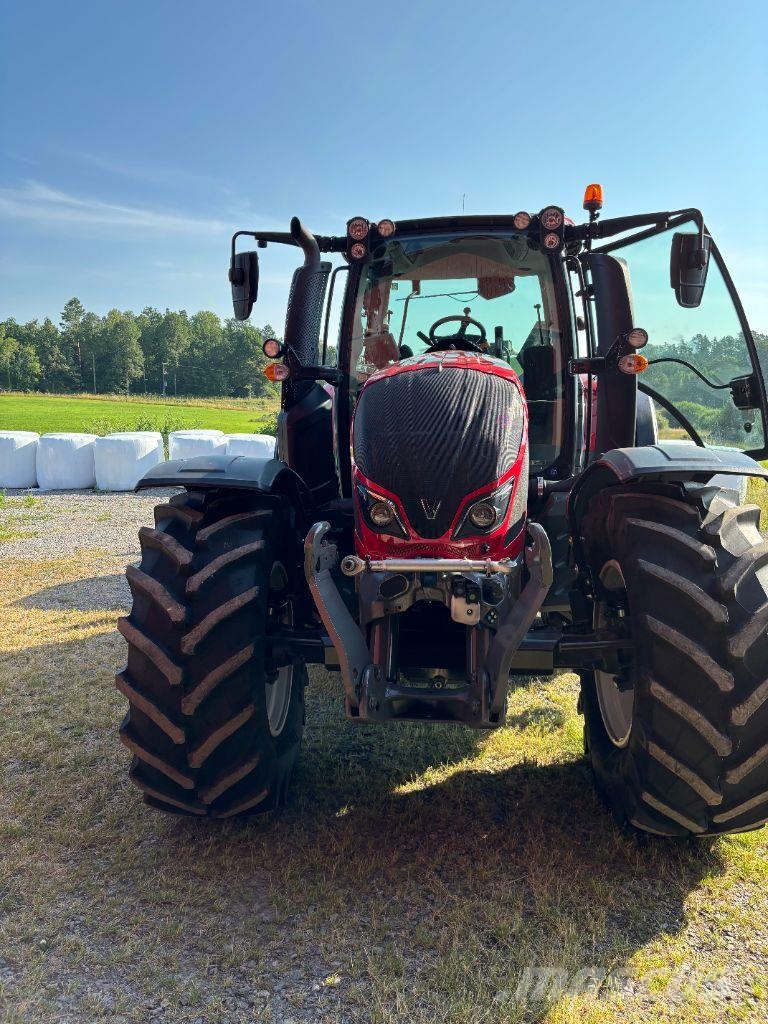 Valtra N154 Traktoren