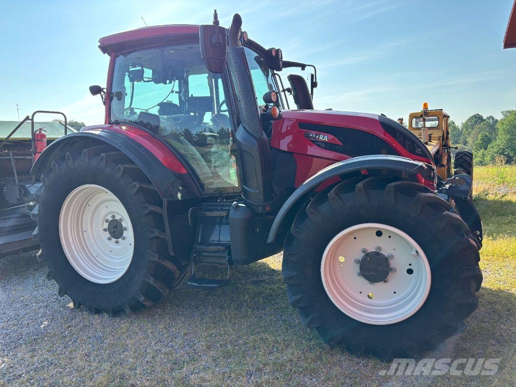 Valtra N154 Traktoren