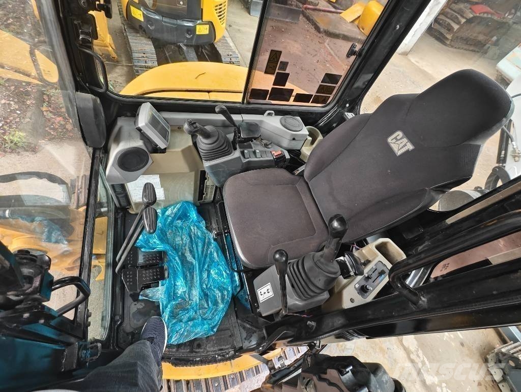 CAT 303.5E 小型挖掘机