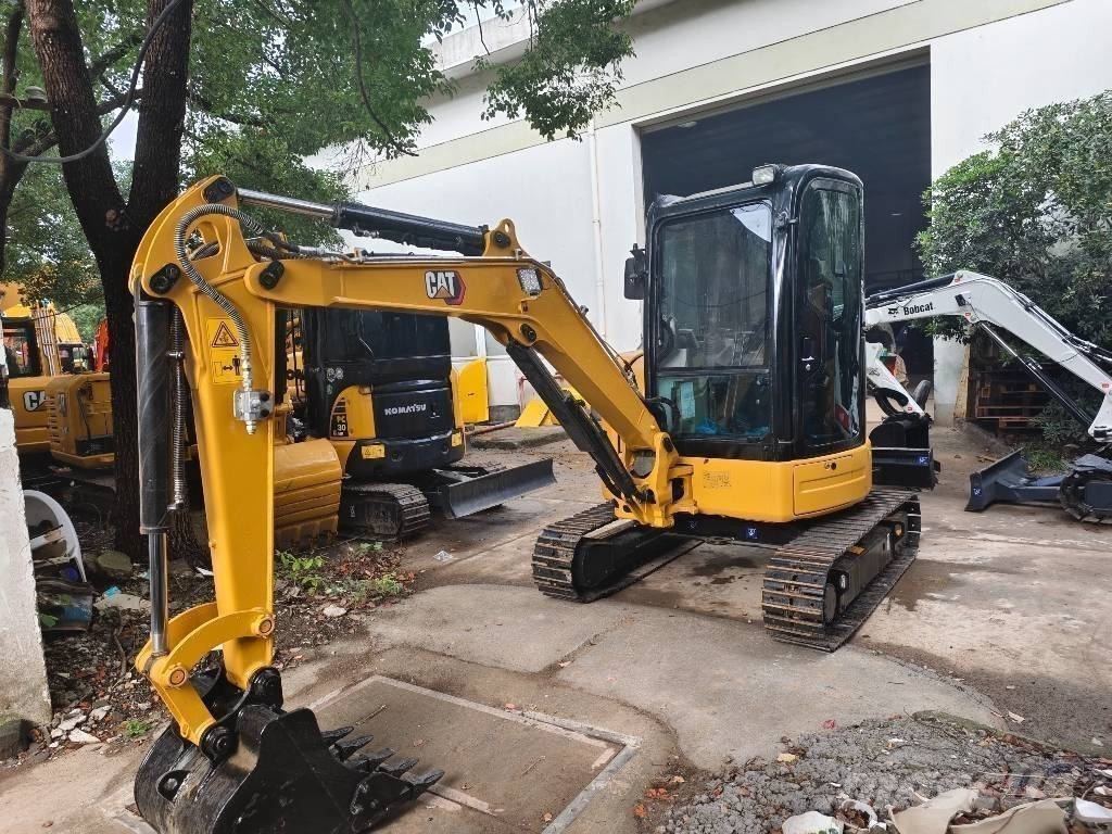 CAT 303.5E 小型挖掘机