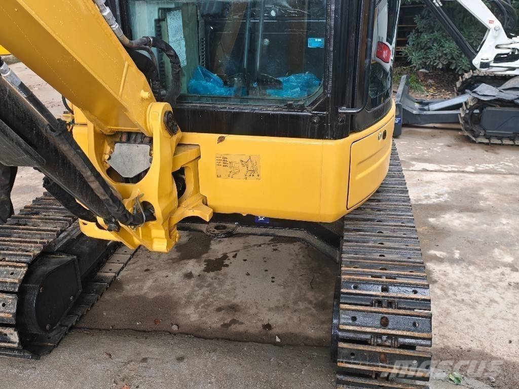 CAT 303.5E 小型挖掘机