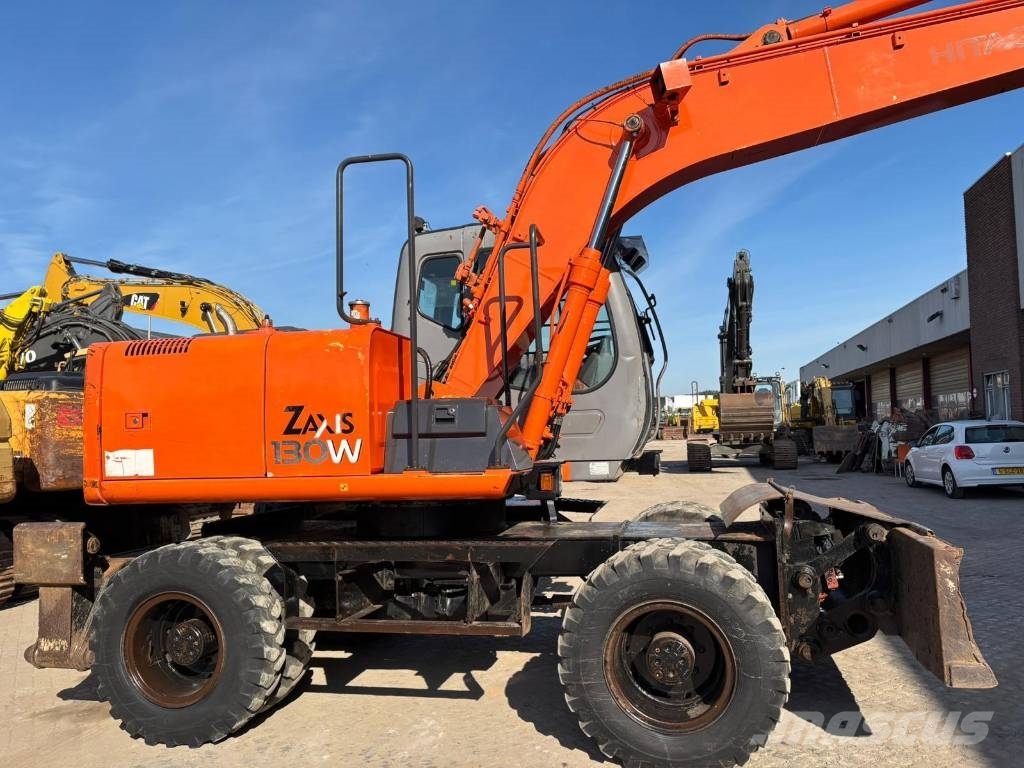 烏越 Hitachi ZX 130 W, 2004, Oude Tonge, Zuid-Holland
