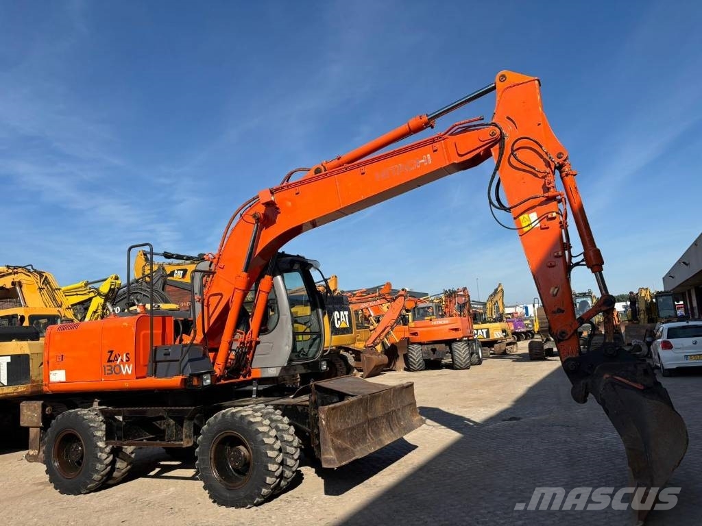 烏越 Hitachi ZX 130 W, 2004, Oude Tonge, Zuid-Holland