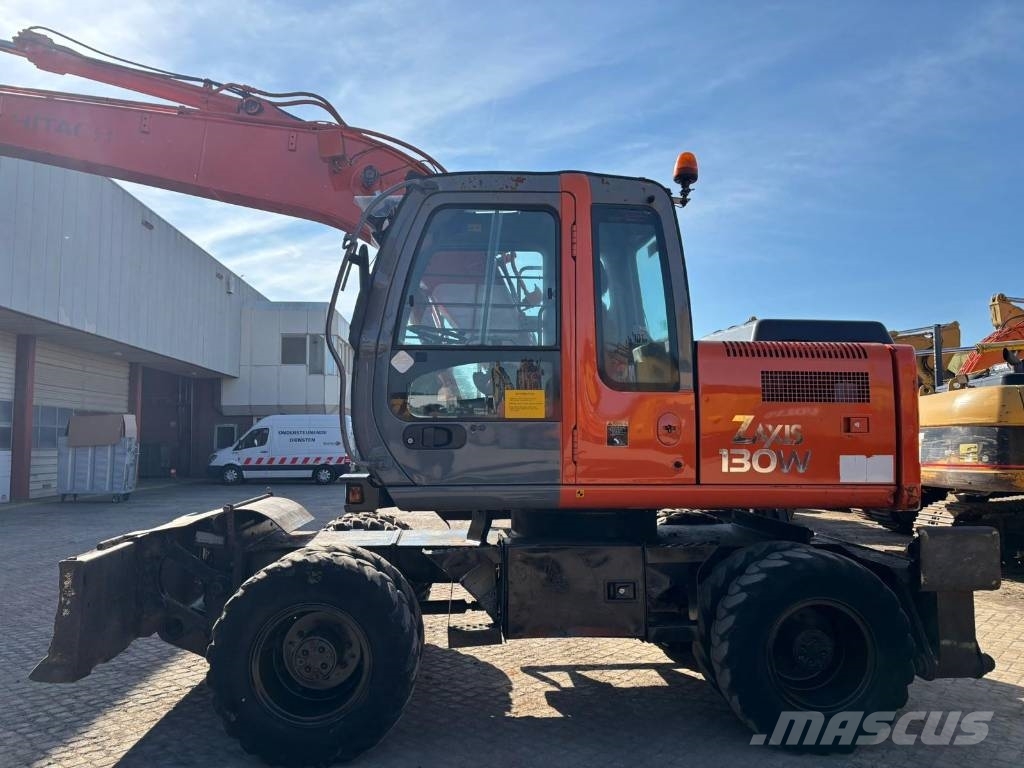 烏越 Hitachi ZX 130 W, 2004, Oude Tonge, Zuid-Holland