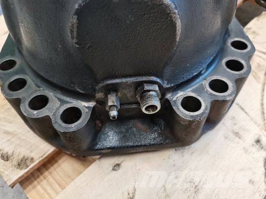 Manitou 627 Spicer case axle محور العجلة