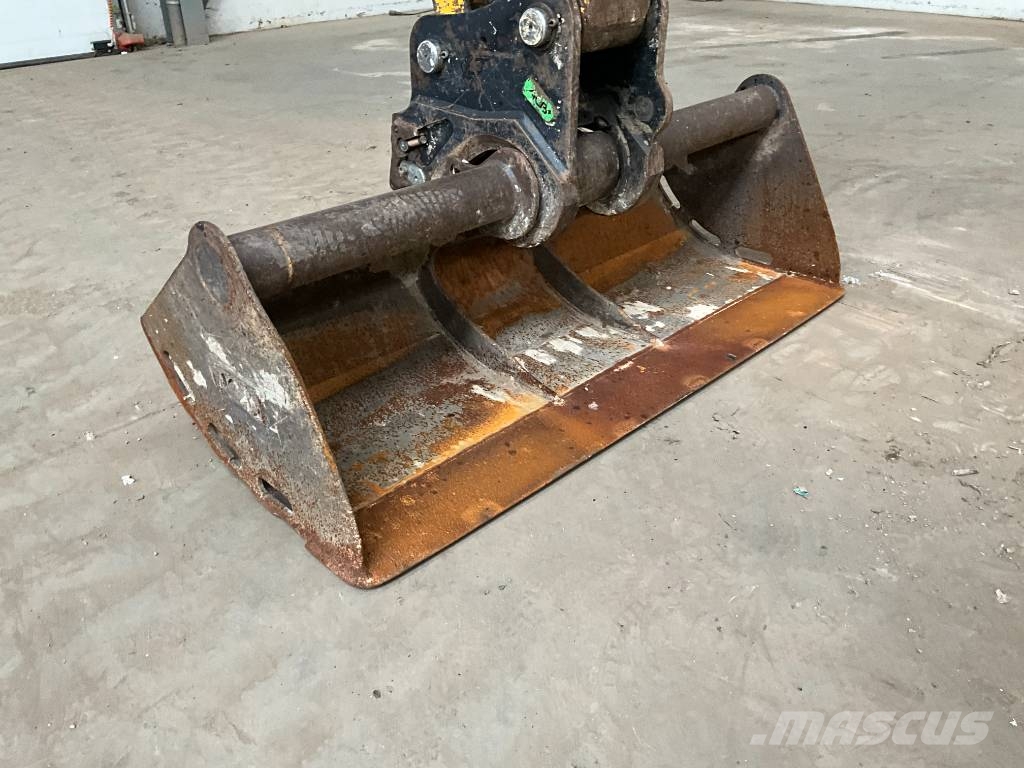 Volvo ECR 88 D 中型油圧ショベル 7ｔ-12ｔ（ユンボ・パワーショベル・バックホー）