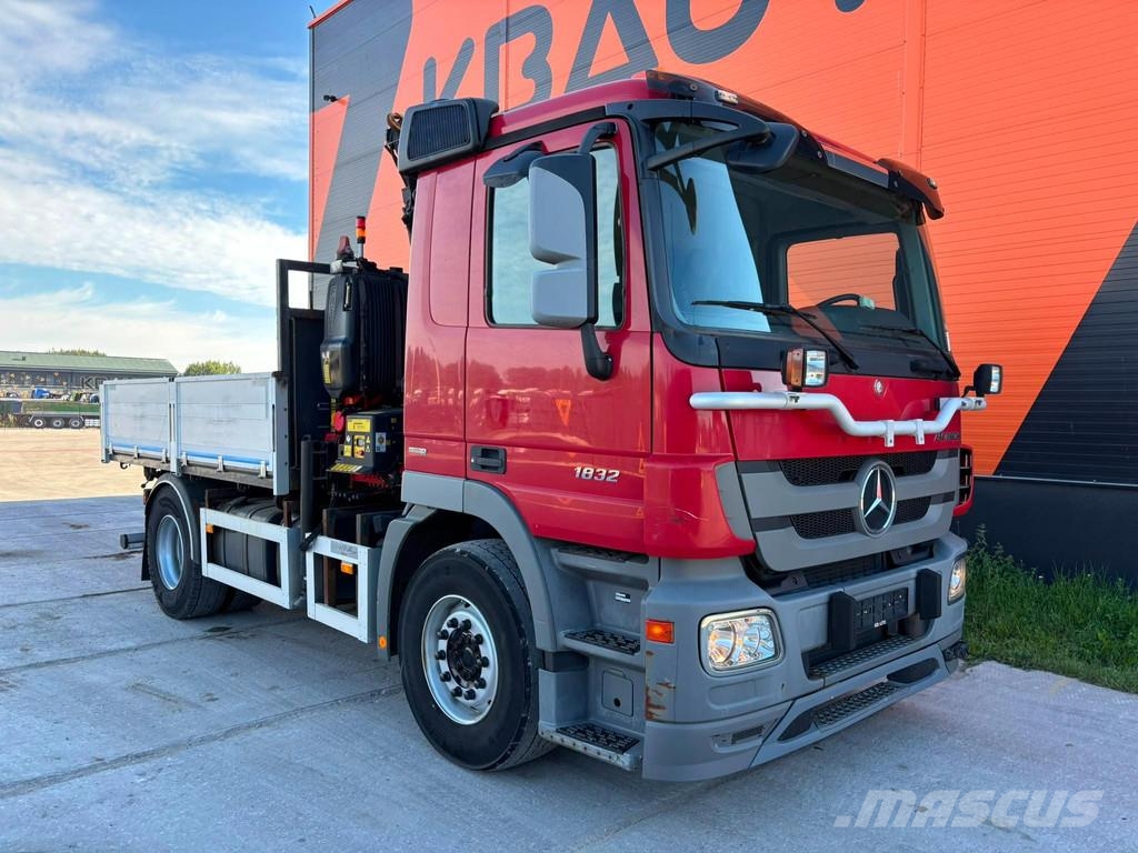 Mercedes-Benz Actros 1832 4x2 FASSI F135A22 / BOX L=3707 mm Camiones grúa