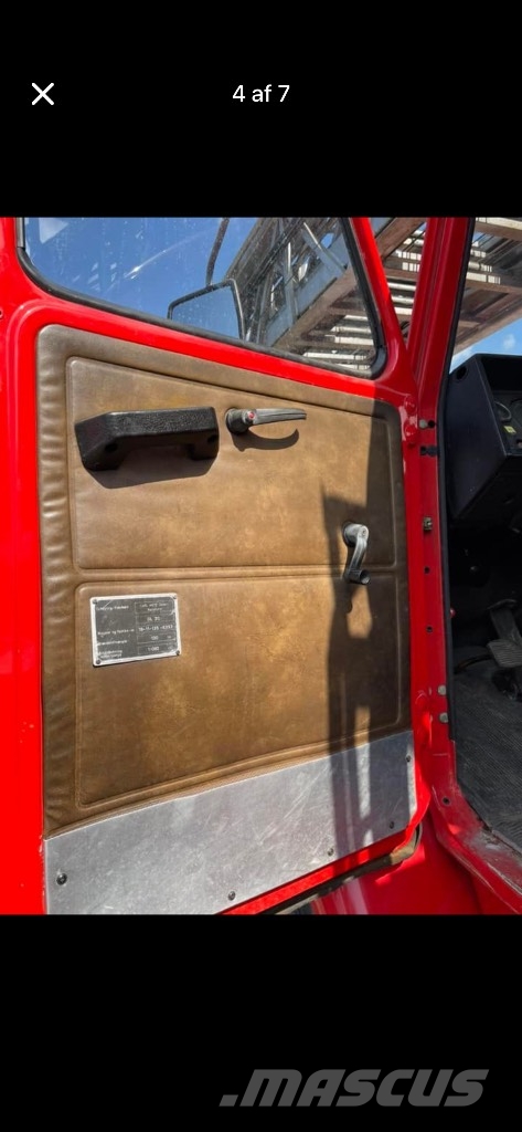 Scania 81 Platformas/izkraušana no sāniem