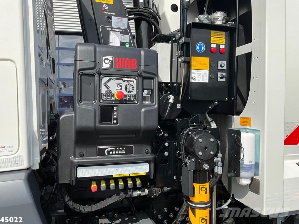 Mercedes-Benz Actros 2536 Zoeller Hiab 23 Tonmeter laadkraan Jäteautot