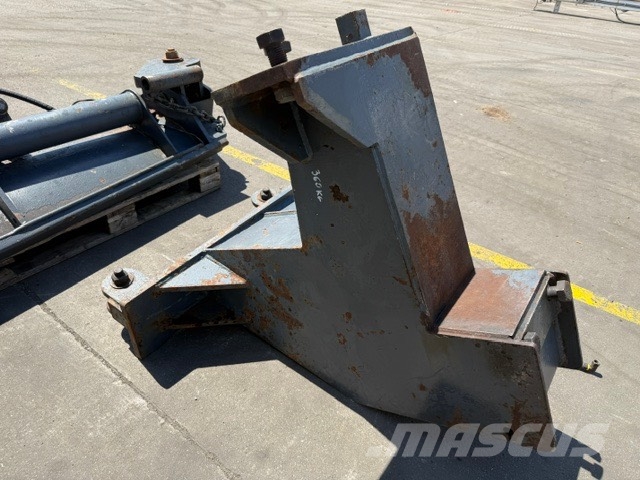 Volvo Hydraulic Snow Wing to suit Motor Grader معدات تمهيد الطرق