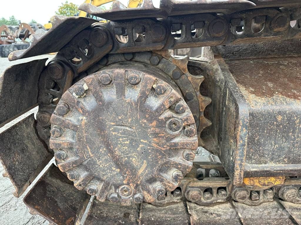 CAT 320DL Telakaivukoneet
