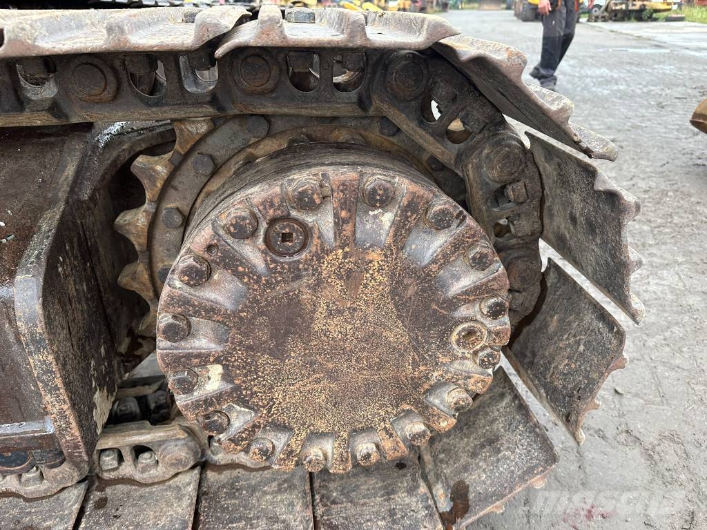 CAT 320DL Telakaivukoneet