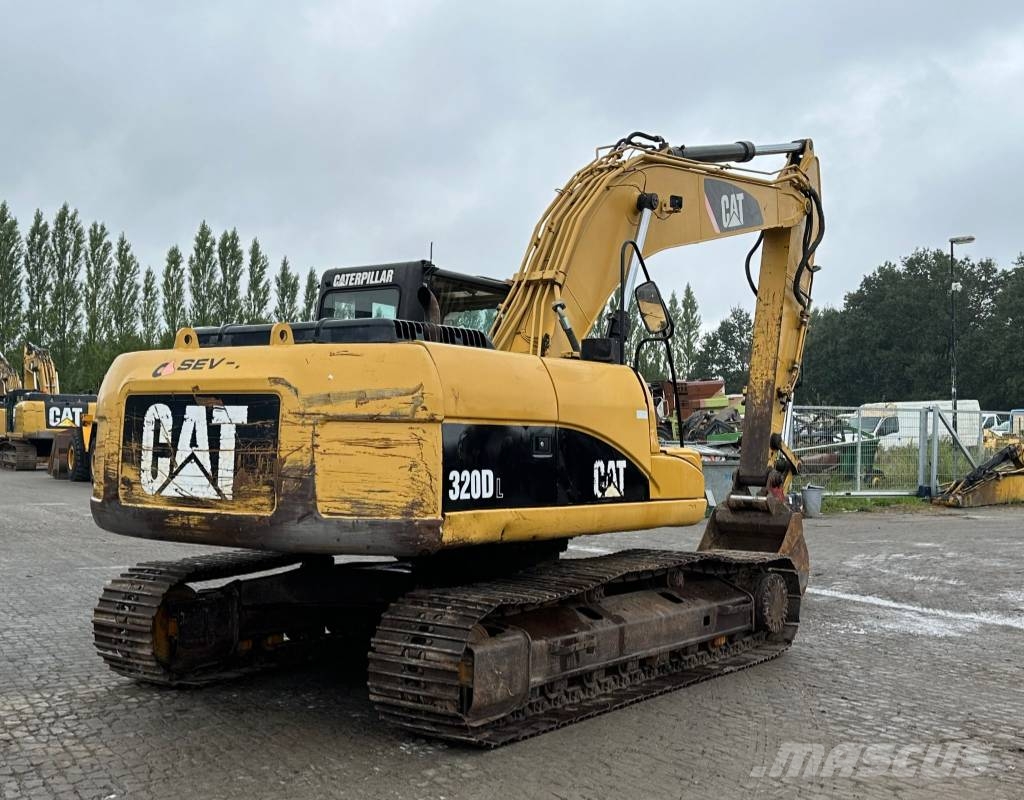 CAT 320DL Telakaivukoneet