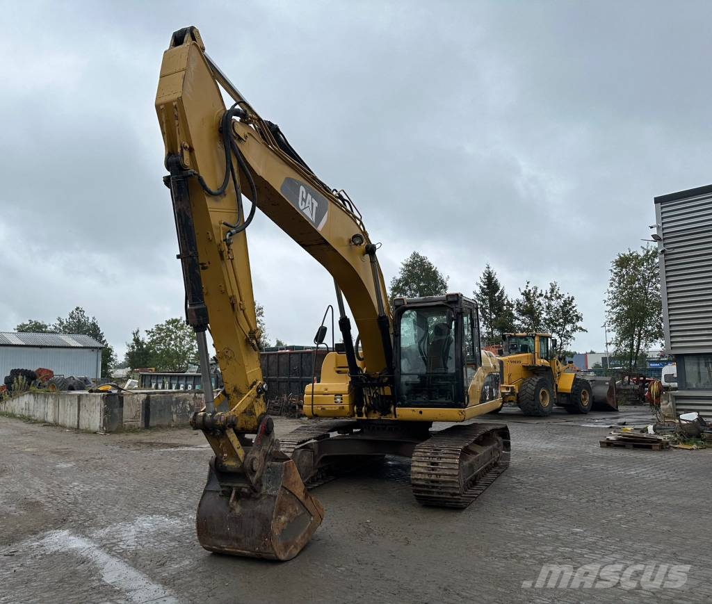 CAT 320DL Telakaivukoneet