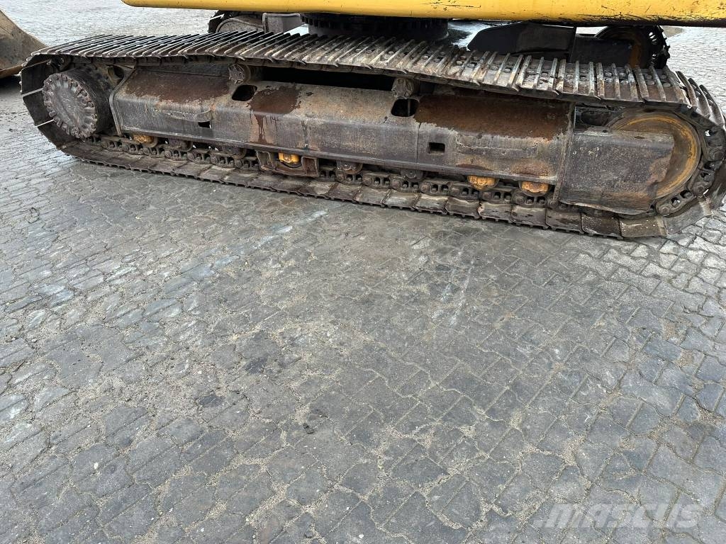 CAT 320DL Telakaivukoneet