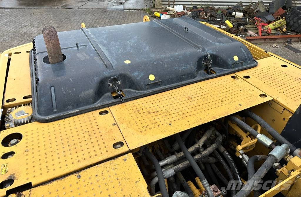 CAT 320DL Telakaivukoneet