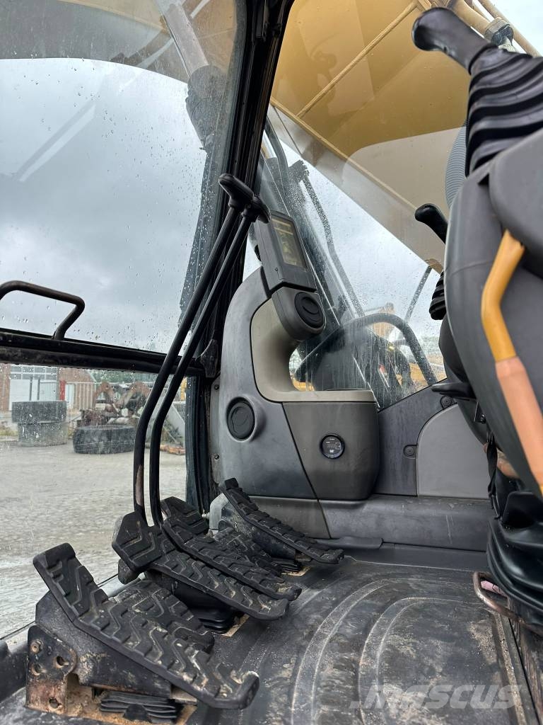 CAT 320DL Telakaivukoneet