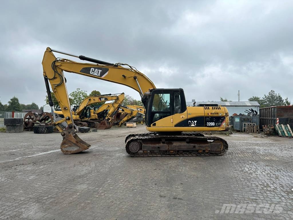 CAT 320DL Telakaivukoneet