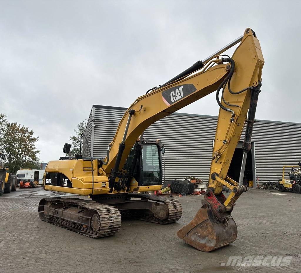 CAT 320DL Telakaivukoneet
