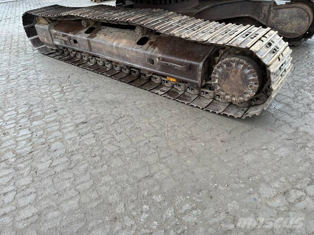 CAT 320DL Telakaivukoneet