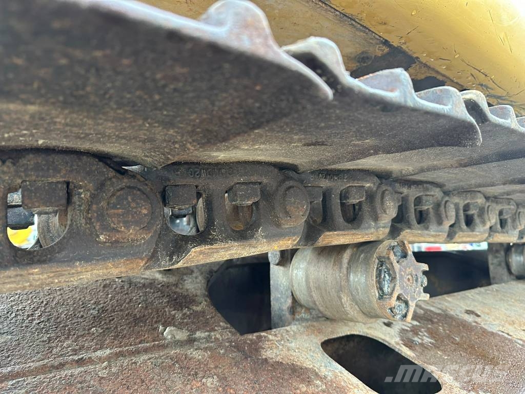 CAT 320DL Telakaivukoneet