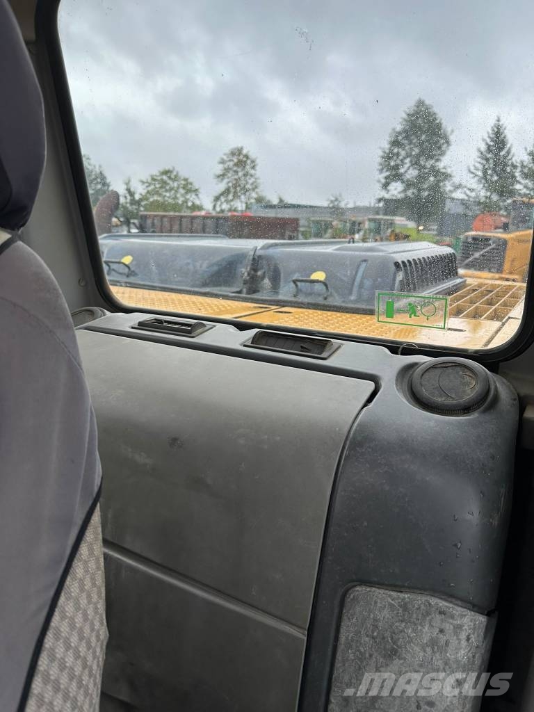 CAT 320DL Telakaivukoneet