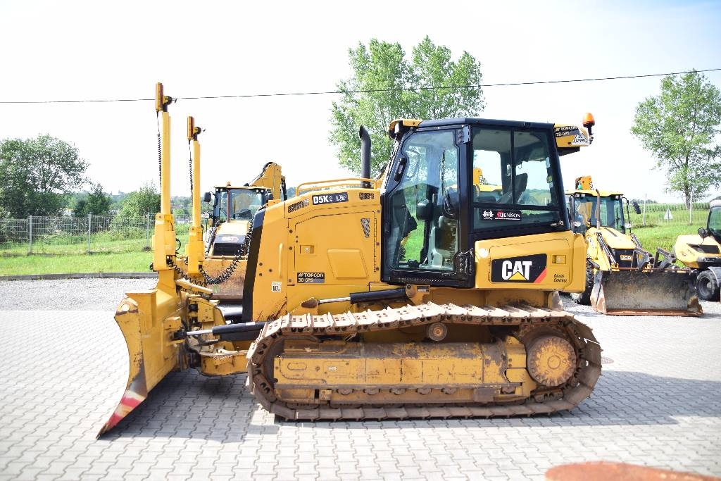 CAT D 5 K 2 LGP  CAT D6 CAT D5 Kāpurķēžu buldozeri