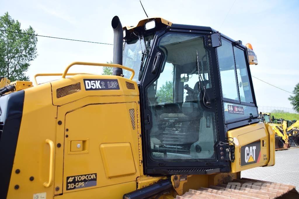 CAT D 5 K 2 LGP  CAT D6 CAT D5 Kāpurķēžu buldozeri