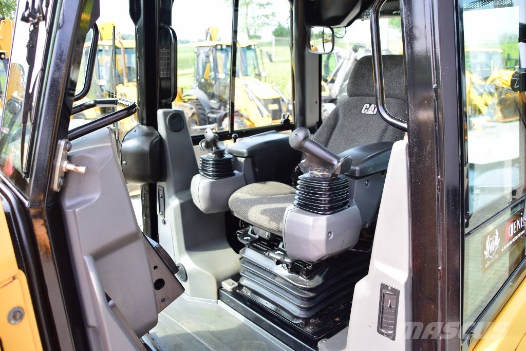 CAT D 5 K 2 LGP  CAT D6 CAT D5 Kāpurķēžu buldozeri