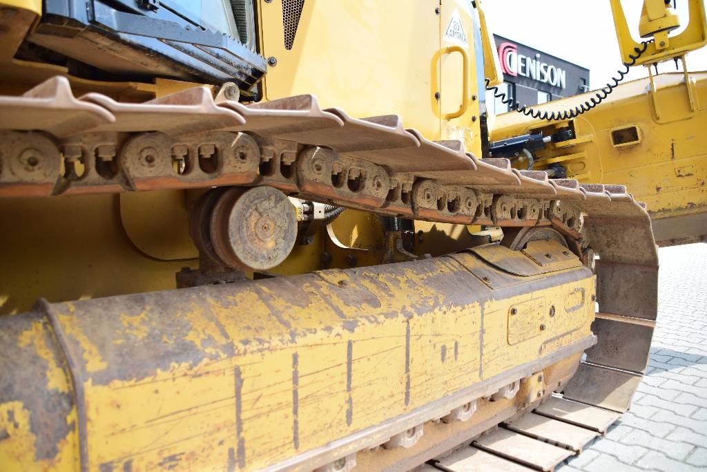 CAT D 5 K 2 LGP  CAT D6 CAT D5 Kāpurķēžu buldozeri