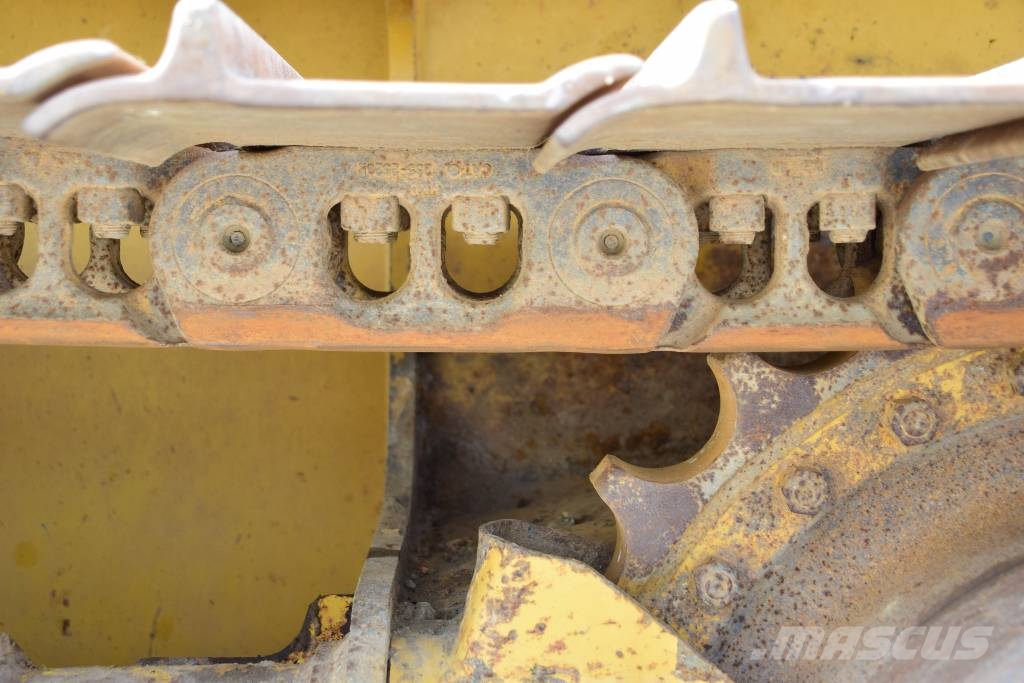CAT D 5 K 2 LGP  CAT D6 CAT D5 Kāpurķēžu buldozeri