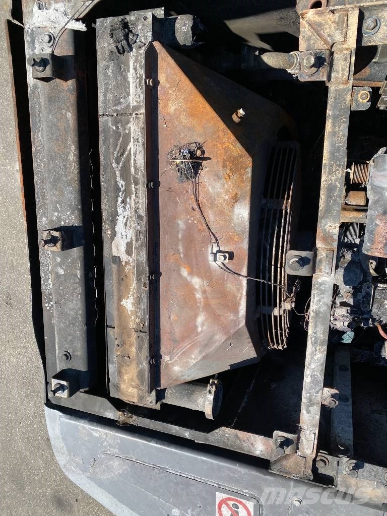 Volvo EC 220 EL /Certificat CE endommagée Excavadoras de cadenas