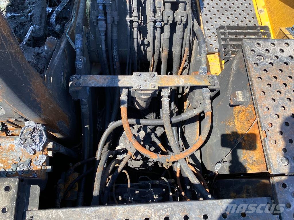 Volvo EC 220 EL /Certificat CE endommagée Excavadoras de cadenas