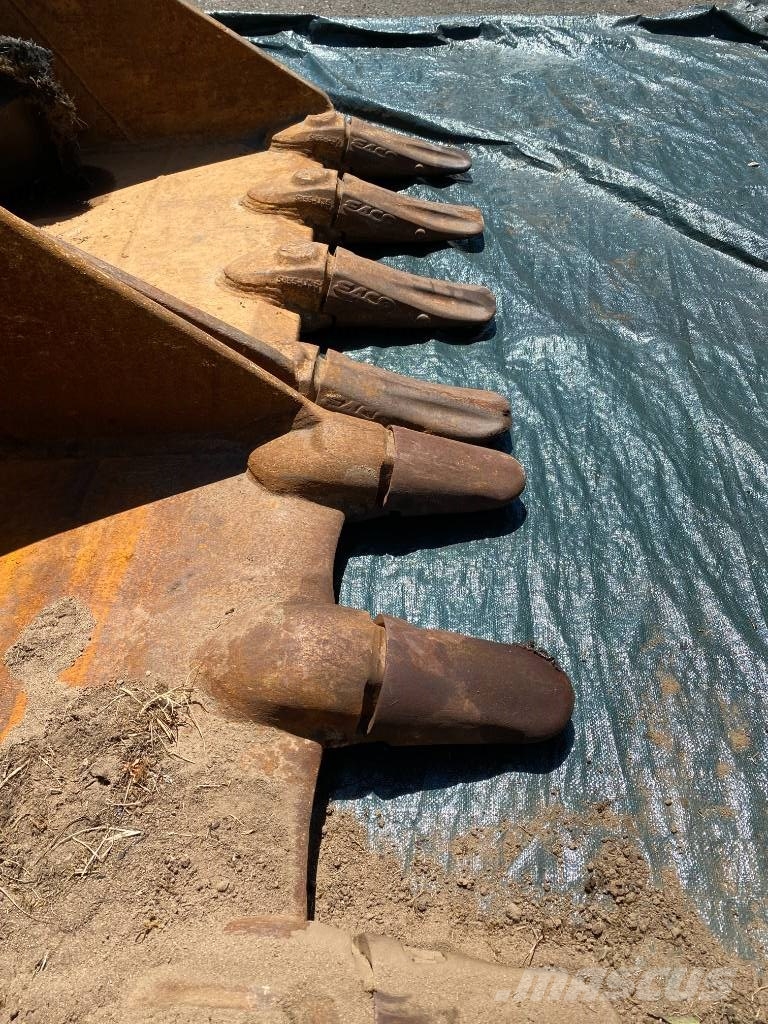 Volvo EC 220 EL /Certificat CE endommagée Excavadoras de cadenas