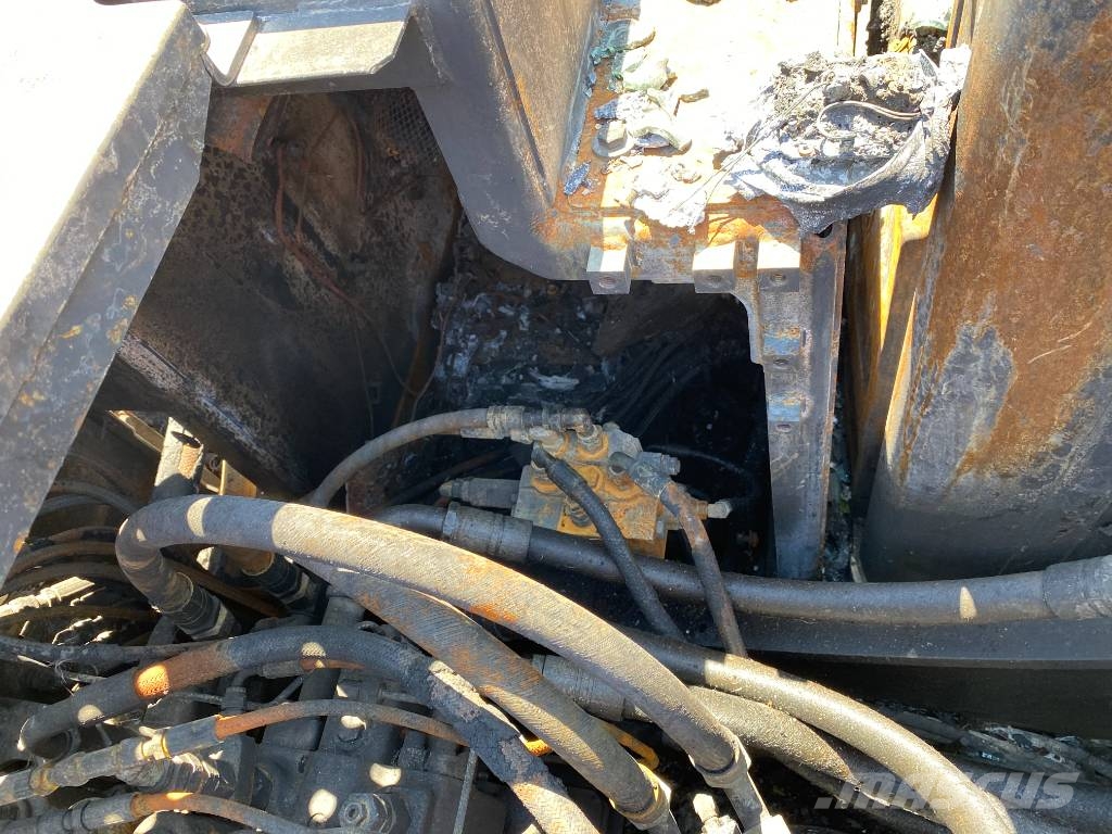 Volvo EC 220 EL /Certificat CE endommagée Excavadoras de cadenas