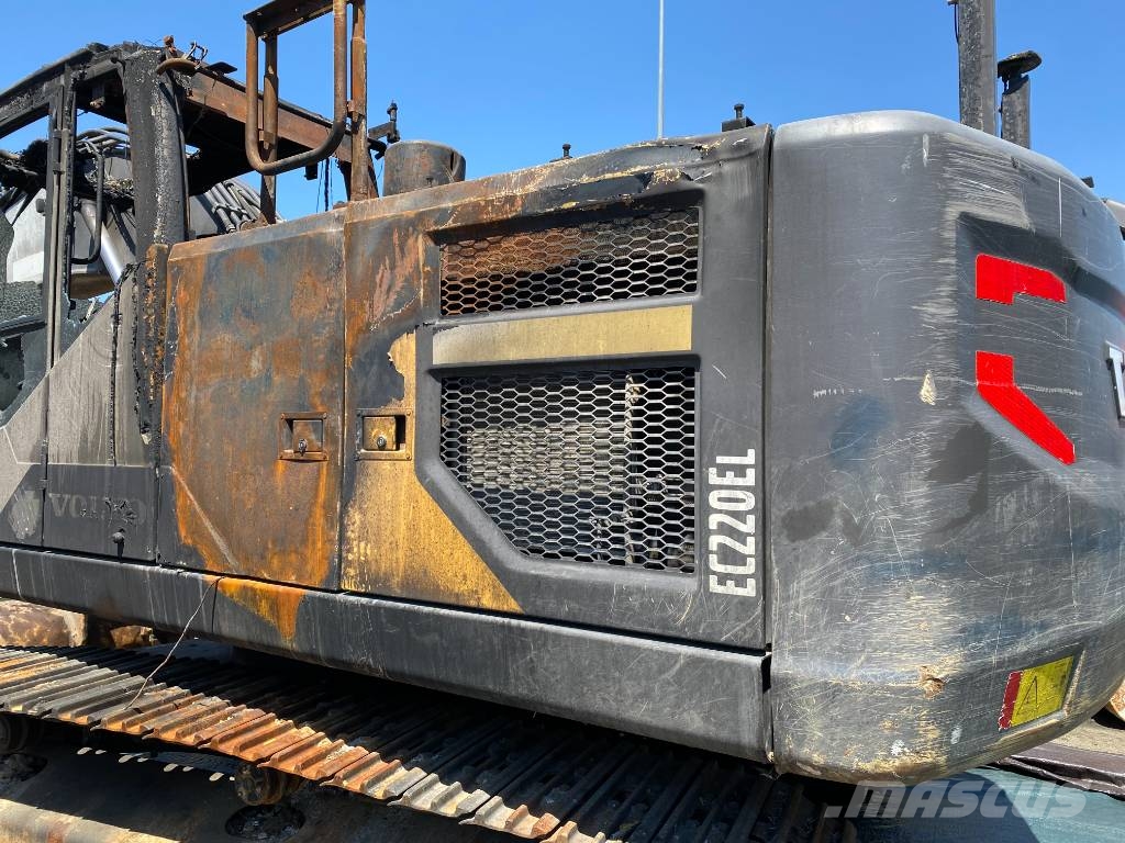 Volvo EC 220 EL /Certificat CE endommagée Excavadoras de cadenas