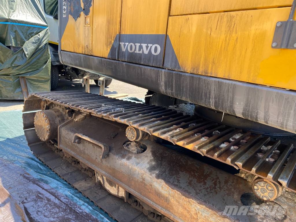 Volvo EC 220 EL /Certificat CE endommagée Excavadoras de cadenas