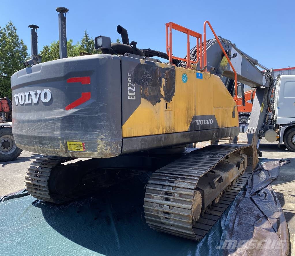 Volvo EC 220 EL /Certificat CE endommagée Excavadoras de cadenas