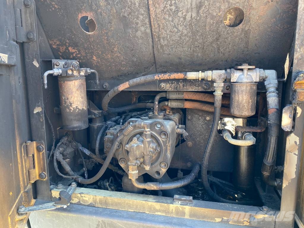 Volvo EC 220 EL /Certificat CE endommagée Excavadoras de cadenas