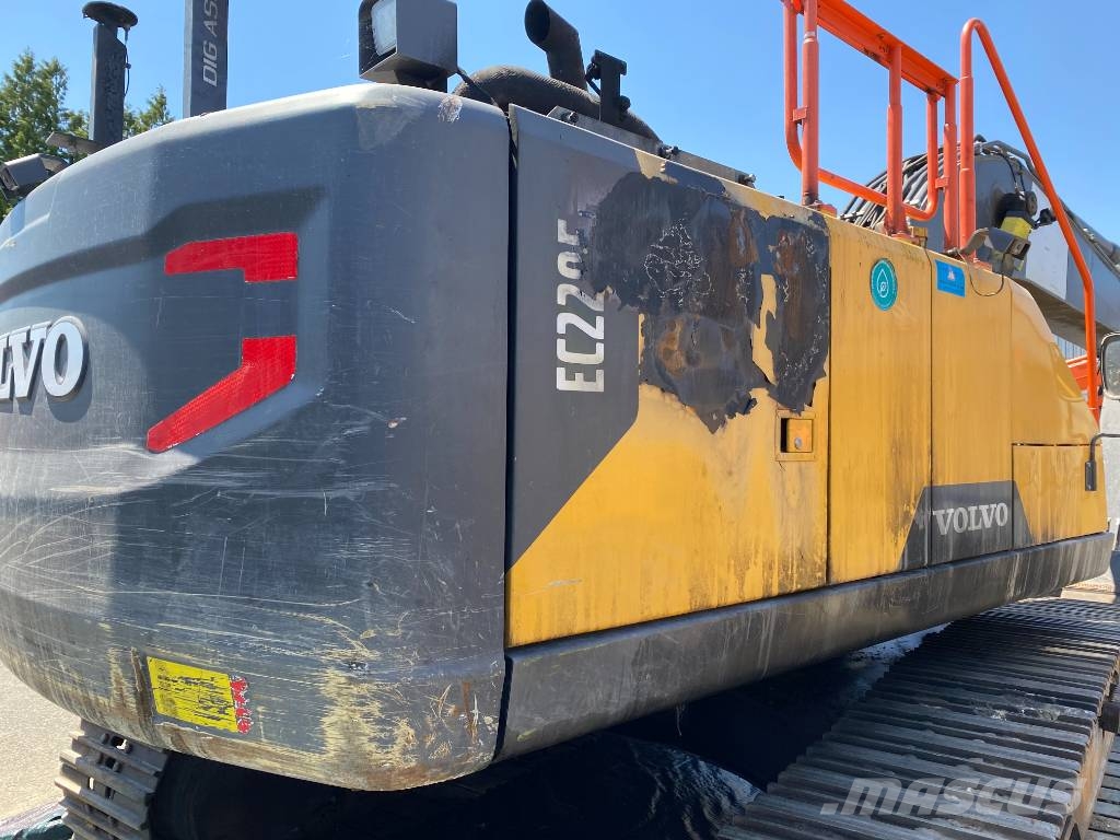 Volvo EC 220 EL /Certificat CE endommagée Excavadoras de cadenas